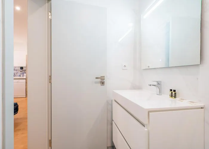 Via Augusta 129 * Lisboa