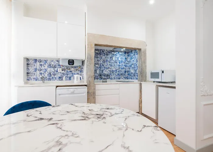 Daire Via Augusta 129 *