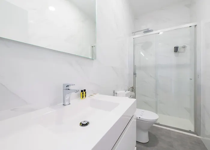 Daire Via Augusta 129 *