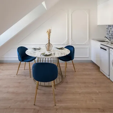 Via Augusta 129 Lägenhet *